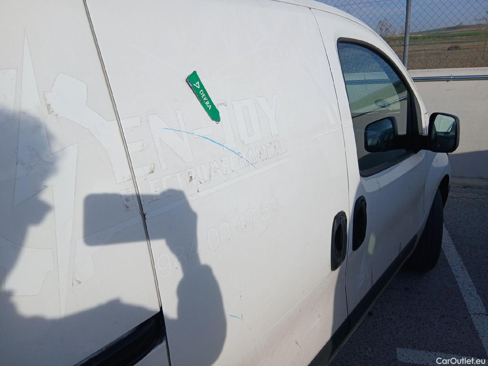  Fiat  Qubo FIAT Fiorino / 2016 / 4P / furgón derivado de turismo Cargo SX N1 1.3 MJet 70 kW (95 CV) #28