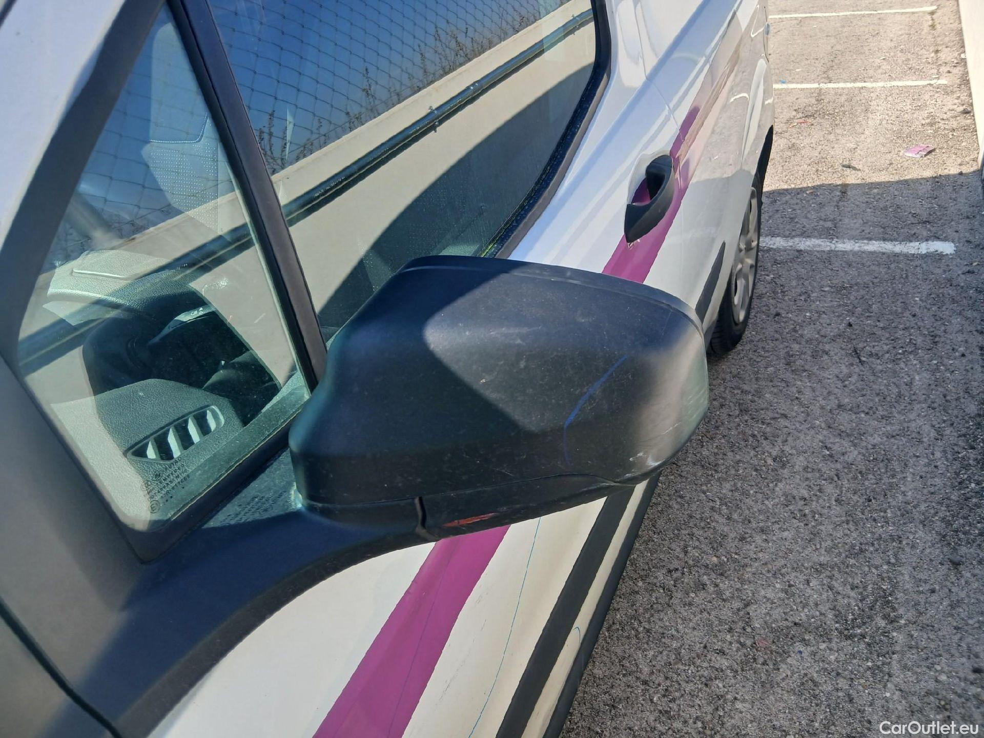  Ford  Transit FORD  Courier/2014/4P/furgón der.turis Van 1.5 TDCi 56kW Trend #9