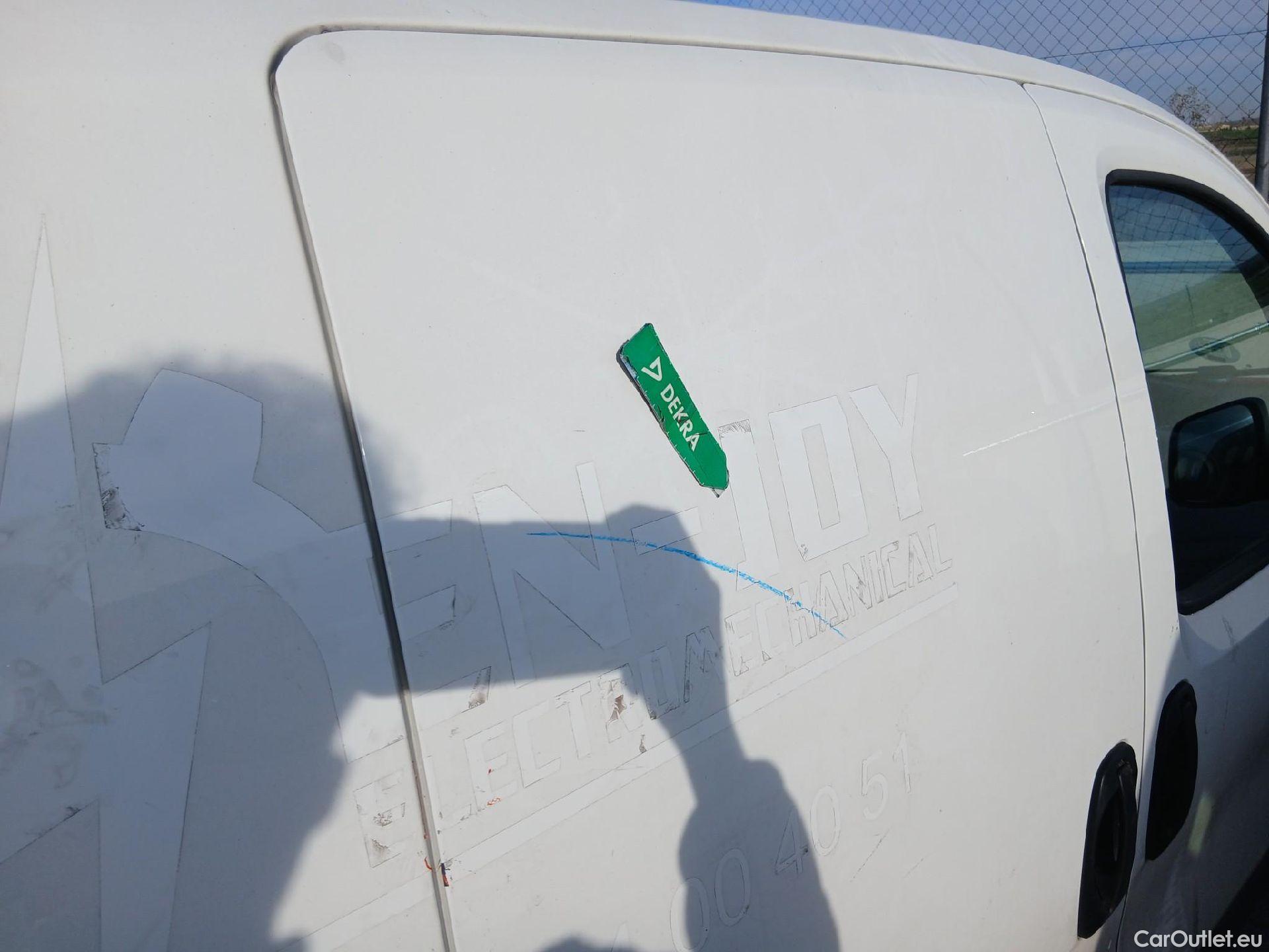  Fiat  Qubo FIAT Fiorino / 2016 / 4P / furgón derivado de turismo Cargo SX N1 1.3 MJet 70 kW (95 CV) #27