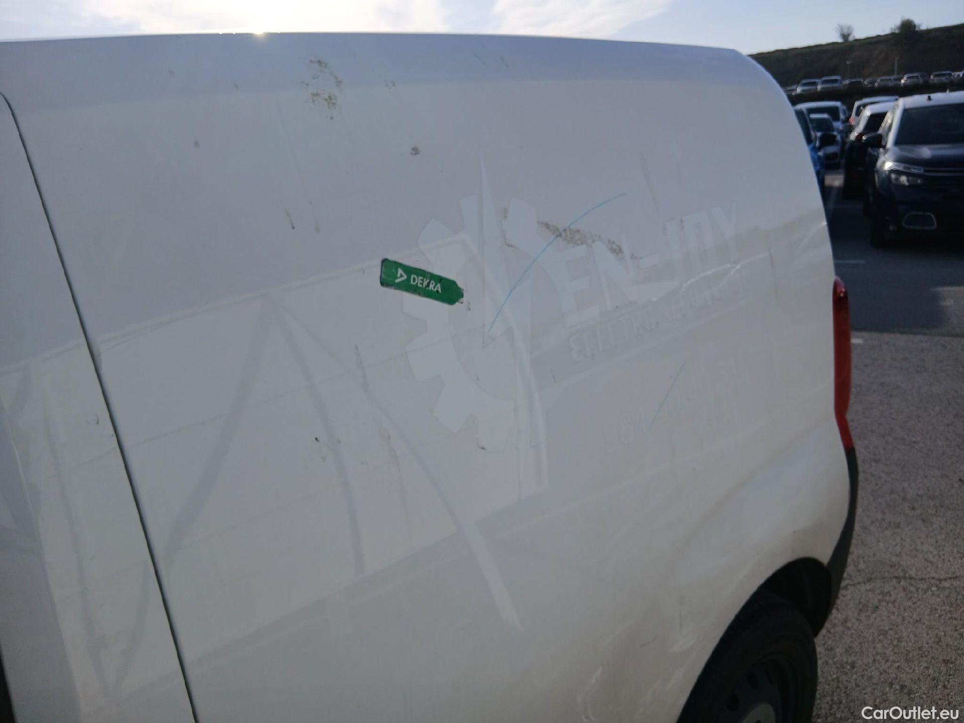  Fiat  Qubo FIAT Fiorino / 2016 / 4P / furgón derivado de turismo Cargo SX N1 1.3 MJet 70 kW (95 CV) #18