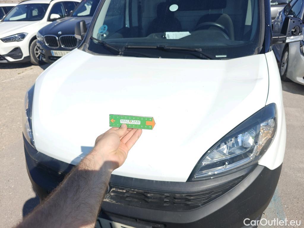  Fiat  Doblo FIAT Doblò Cargo/2015/4P/furgón derivado de turismo Cargo SX 1.3 Mjet 70 kW (95 CV) #26