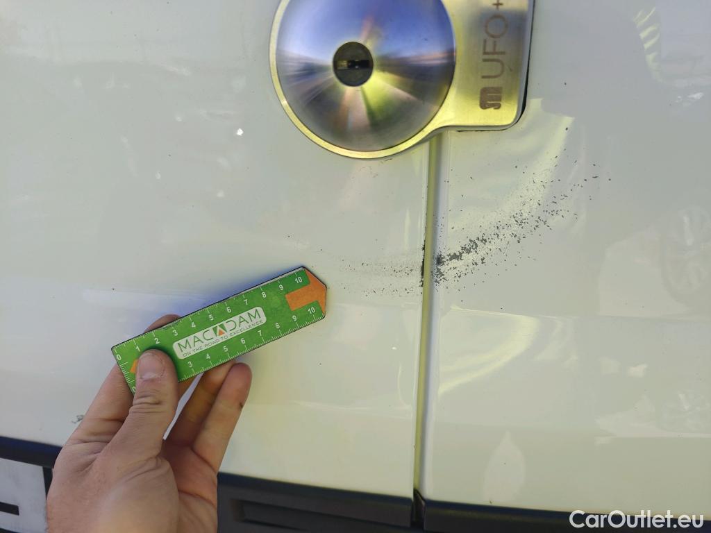  Fiat  Doblo FIAT Doblò Cargo/2015/4P/furgón derivado de turismo Cargo SX 1.3 Mjet 70 kW (95 CV) #37