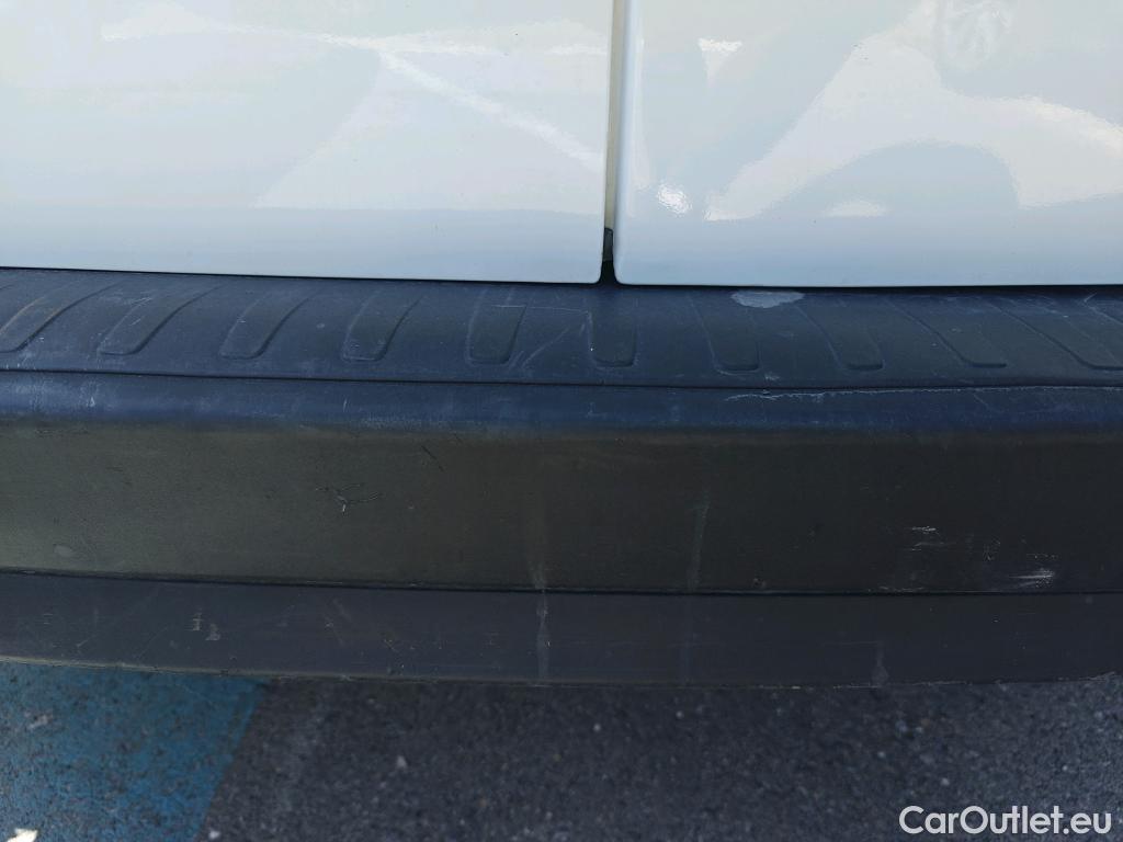  Fiat  Doblo FIAT Doblò Cargo/2015/4P/furgón derivado de turismo Cargo SX 1.3 Mjet 70 kW (95 CV) #42