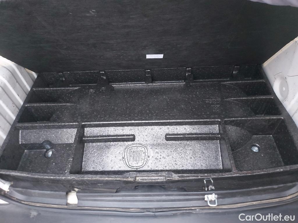  Fiat  Fiorino FIAT  / 2016 / 3P / furgón derivado de turismo Cargo Base 1.4 Natural Power 51kW (70CV) * #9