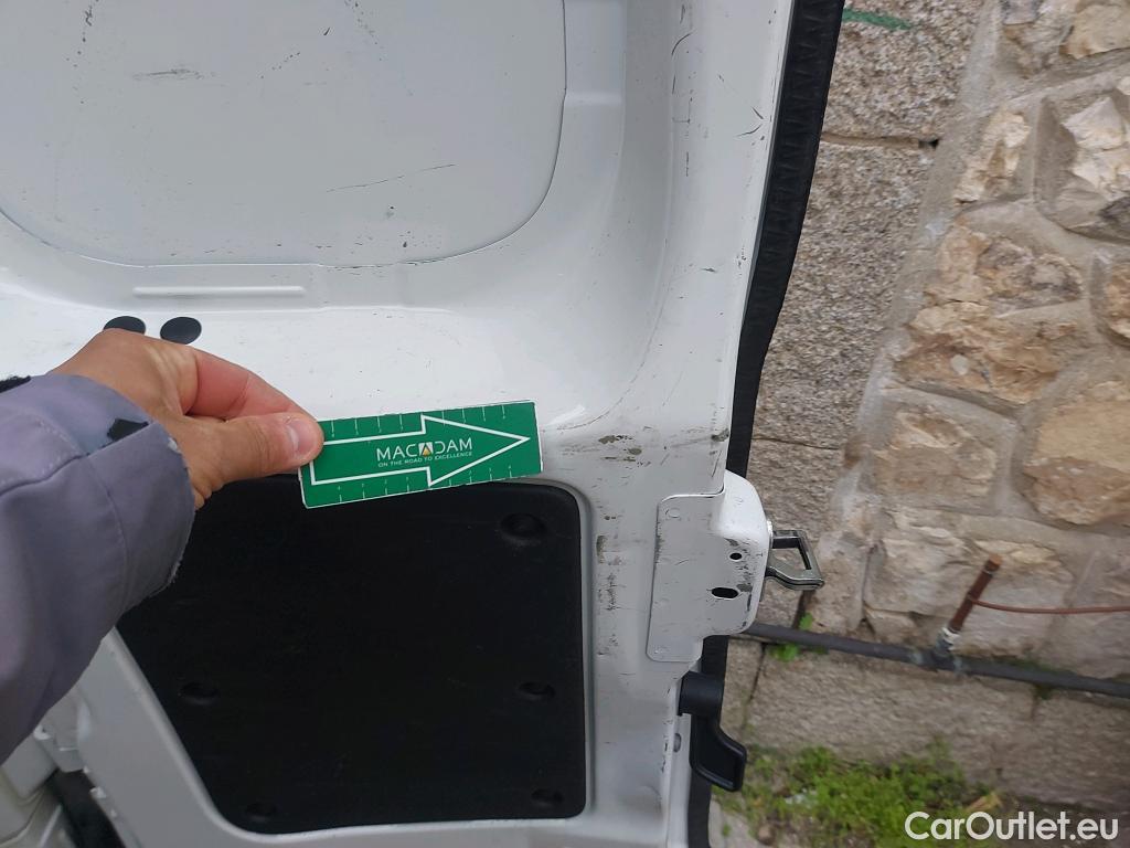  Fiat  Fiorino FIAT  / 2016 / 3P / furgón derivado de turismo Cargo Base 1.4 Natural Power 51kW (70CV) * #8