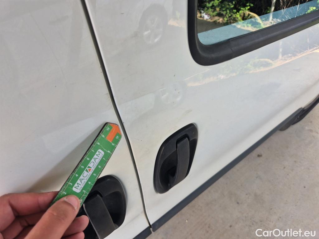  Fiat  Doblo FIAT Doblò Cargo/2015/3P/furgón derivado de turismo Cargo Base Plus 1.3 Mjet 70kW (95CV) #11