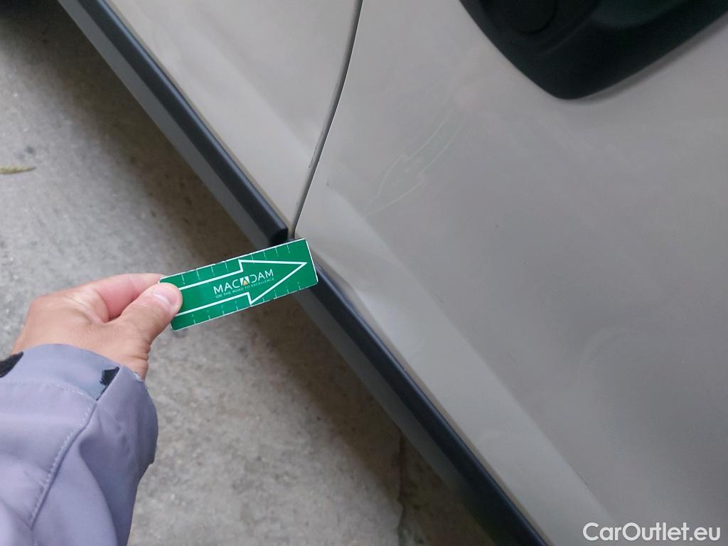  Fiat  Fiorino FIAT  / 2016 / 3P / furgón derivado de turismo Cargo Base 1.4 Natural Power 51kW (70CV) * #5