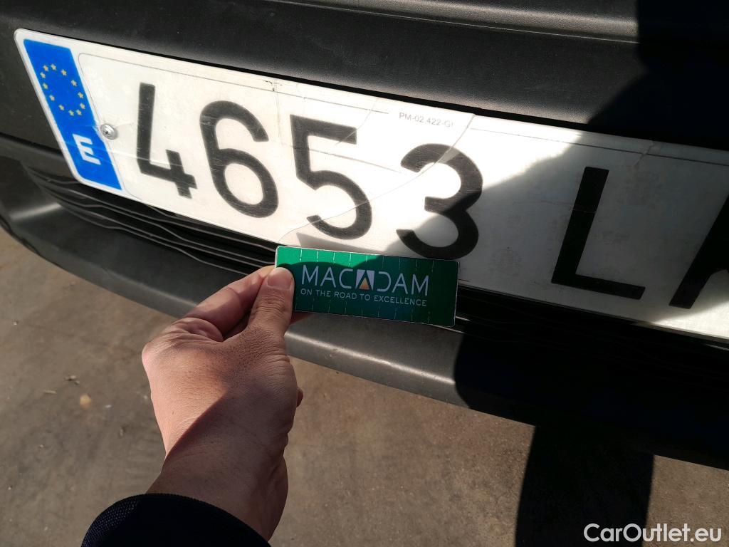  Fiat  Fiorino FIAT  / 2016 / 3P / furgón derivado de turismo Cargo Base 1.4 Natural Power 51kW (70CV) ** #25