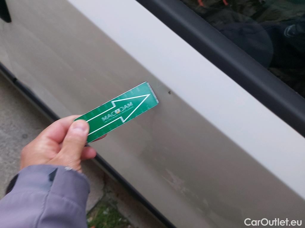  Fiat  Fiorino FIAT  / 2016 / 3P / furgón derivado de turismo Cargo Base 1.4 Natural Power 51kW (70CV) * #4