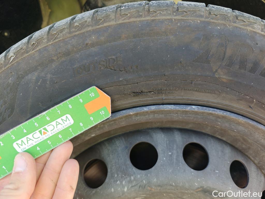  Fiat  Doblo FIAT Doblò Cargo/2015/4P/furgón derivado de turismo Cargo SX 1.3 Mjet 70 kW (95 CV) #59