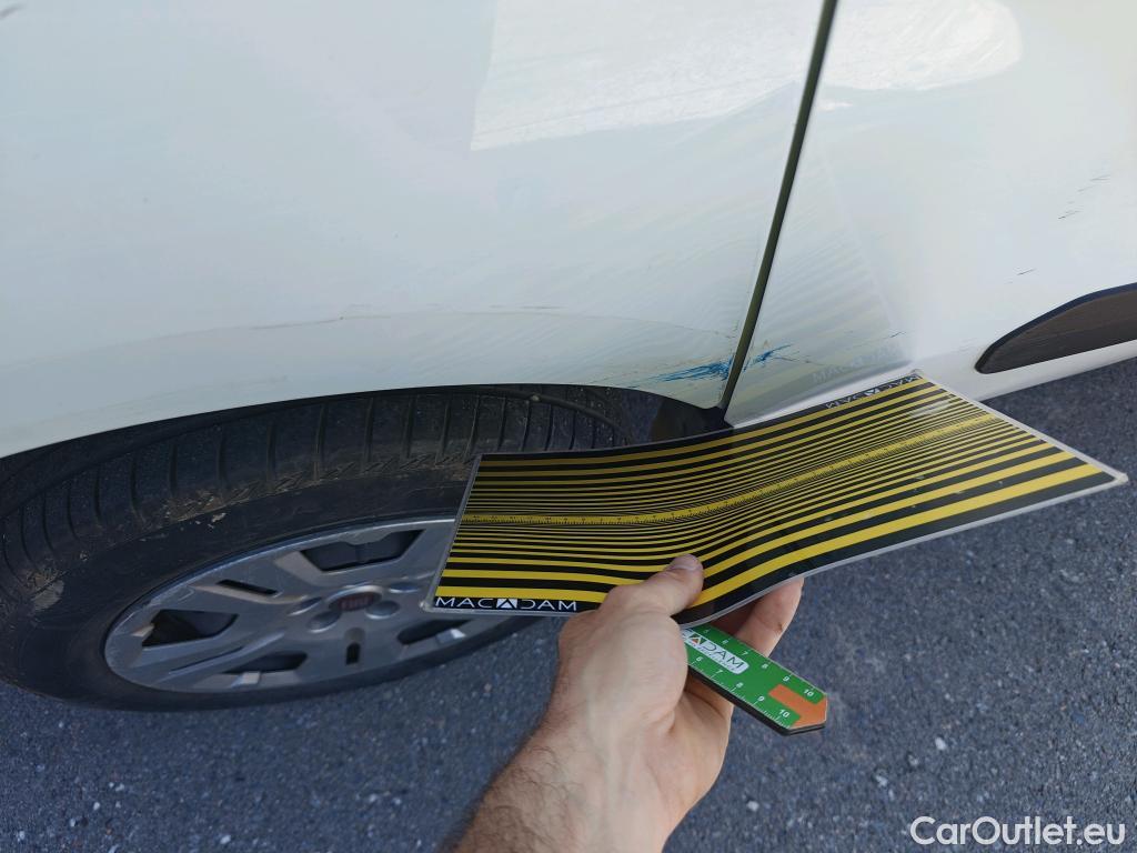  Fiat  Doblo FIAT Doblò Cargo/2015/4P/furgón derivado de turismo Cargo SX 1.3 Mjet 70 kW (95 CV) #16