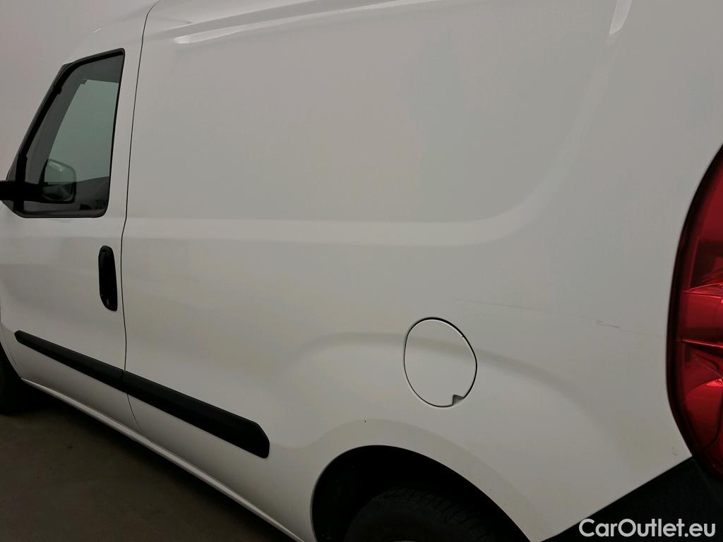  Fiat  Doblo FIAT Doblò Cargo/2015/4P/furgón derivado de turismo Cargo SX 1.3 Mjet 70 kW (95 CV) #1
