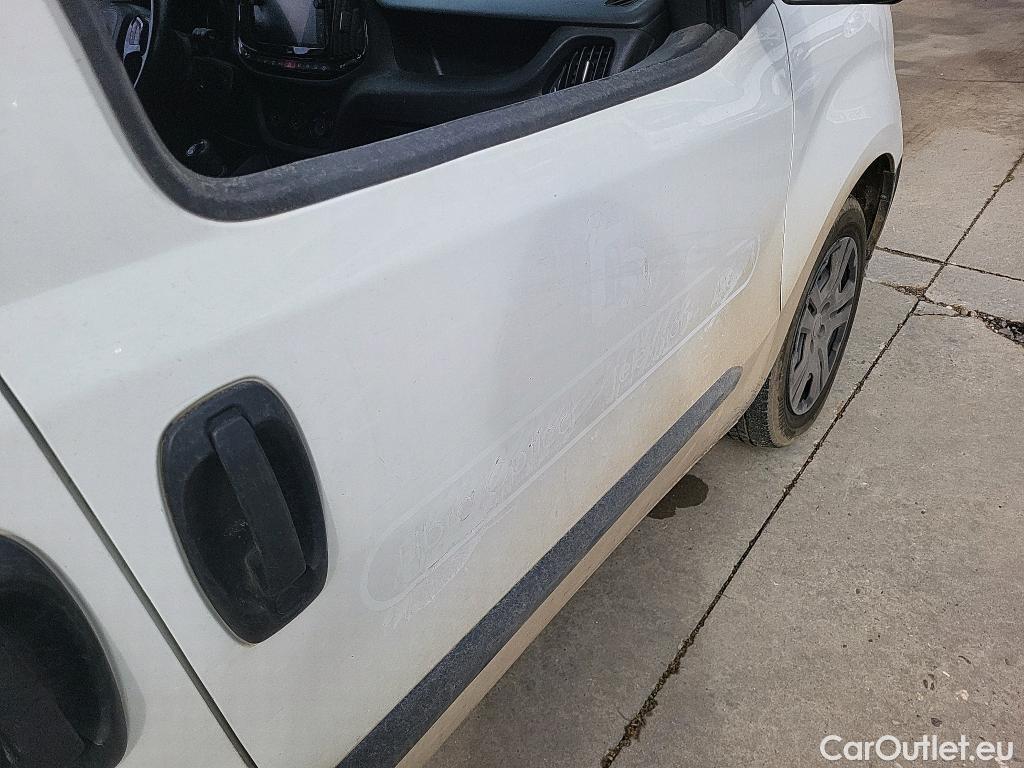  Fiat  Doblo FIAT Doblò Cargo/2015/4P/furgón derivado de turismo Cargo SX 1.6 Mjet 66kW (90CV) (AC) #13