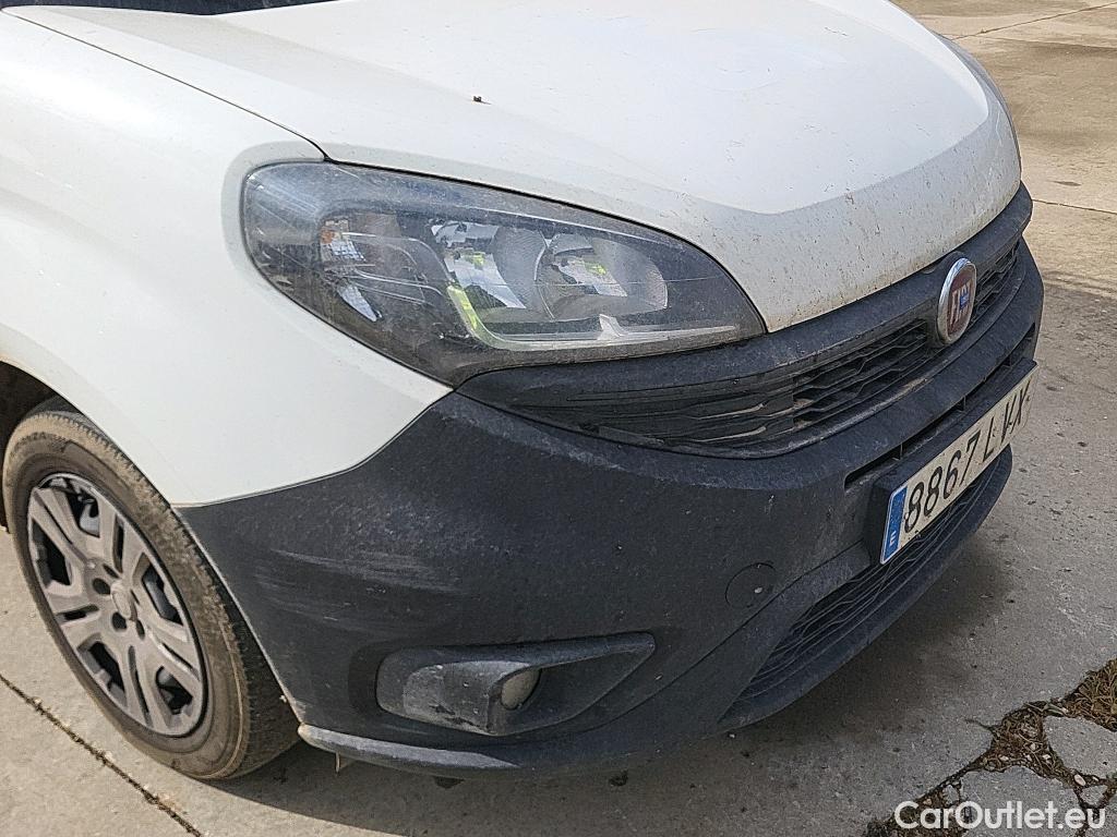  Fiat  Doblo FIAT Doblò Cargo/2015/4P/furgón derivado de turismo Cargo SX 1.6 Mjet 66kW (90CV) (AC) #14
