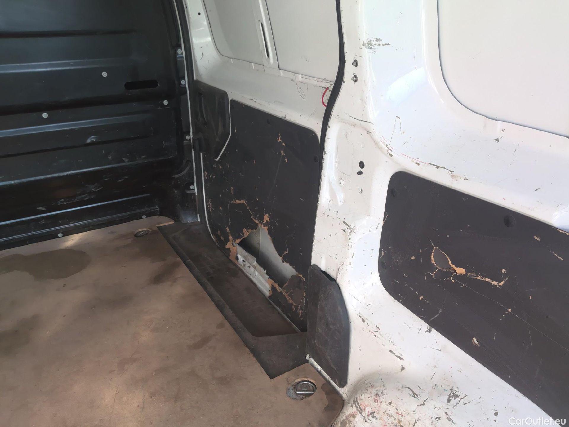  Opel  Vivaro OPEL  / 2019 / 4P / furgón  1.5 Diésel 74kW(100CV)M Std Exp #11