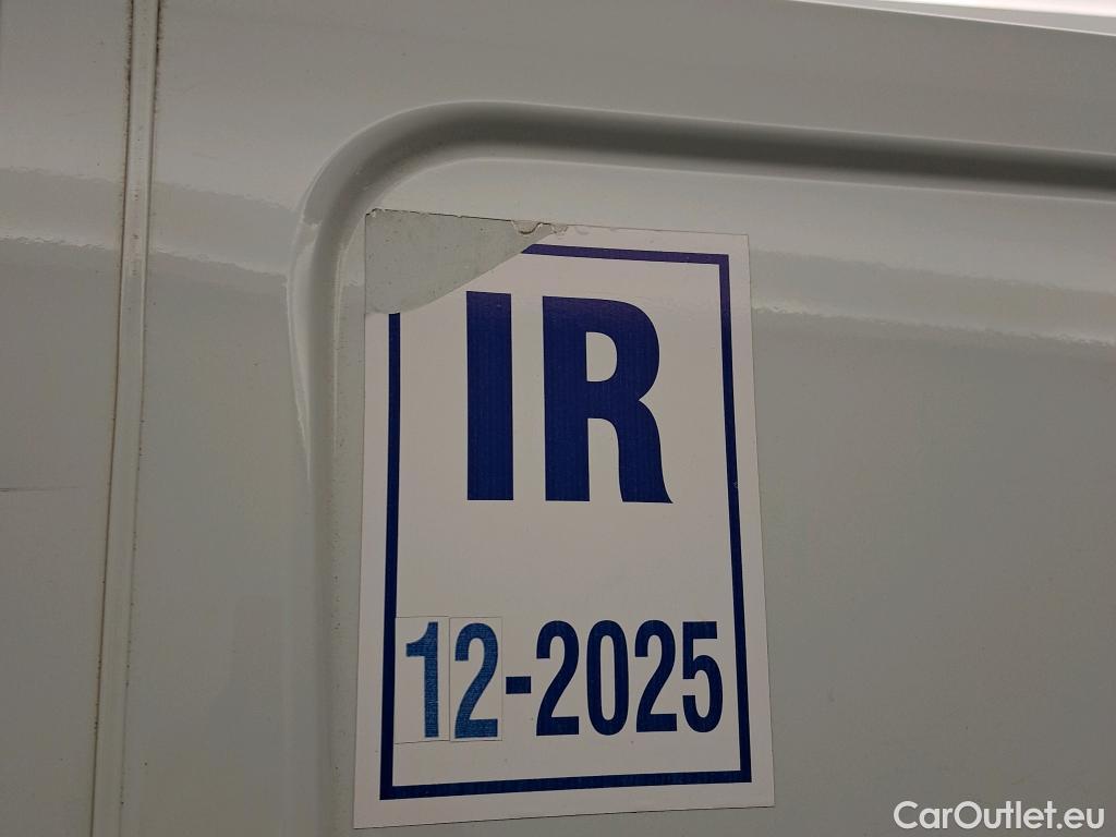  Nissan  NV300 NISSAN  / 2016 / 4P / furgón 2.0dCi 88kW (120CV) L2H1 1,2T Comfort #48