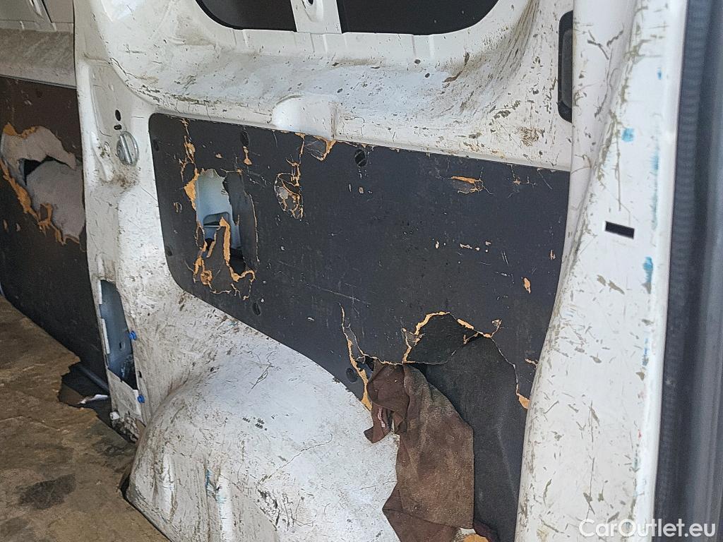  Opel  Vivaro OPEL  / 2019 / 4P / furgón 1.5 Diésel 74kW (100CV) M Std Express (CX) #37