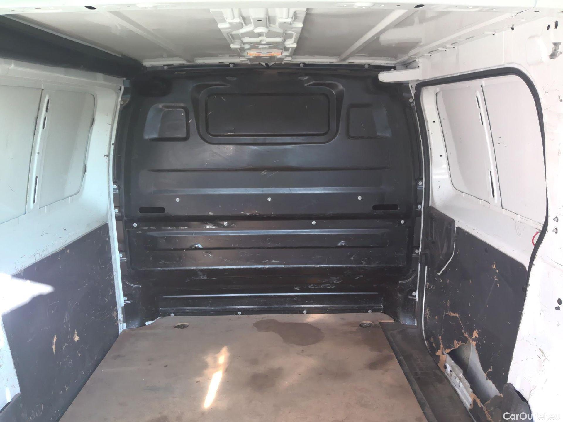  Opel  Vivaro OPEL  / 2019 / 4P / furgón  1.5 Diésel 74kW(100CV)M Std Exp #1