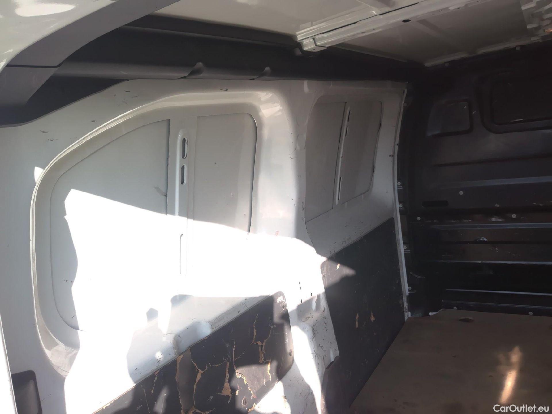  Opel  Vivaro OPEL  / 2019 / 4P / furgón  1.5 Diésel 74kW(100CV)M Std Exp #4