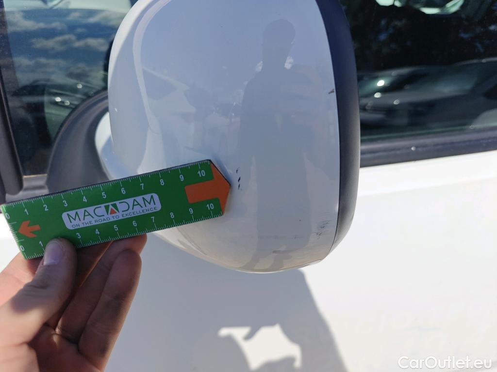  Opel  Combo OPEL  Life / 2018 / 5P / monovolumen compacto 1.5 TD 75kW (100CV) S/S Selective L #68