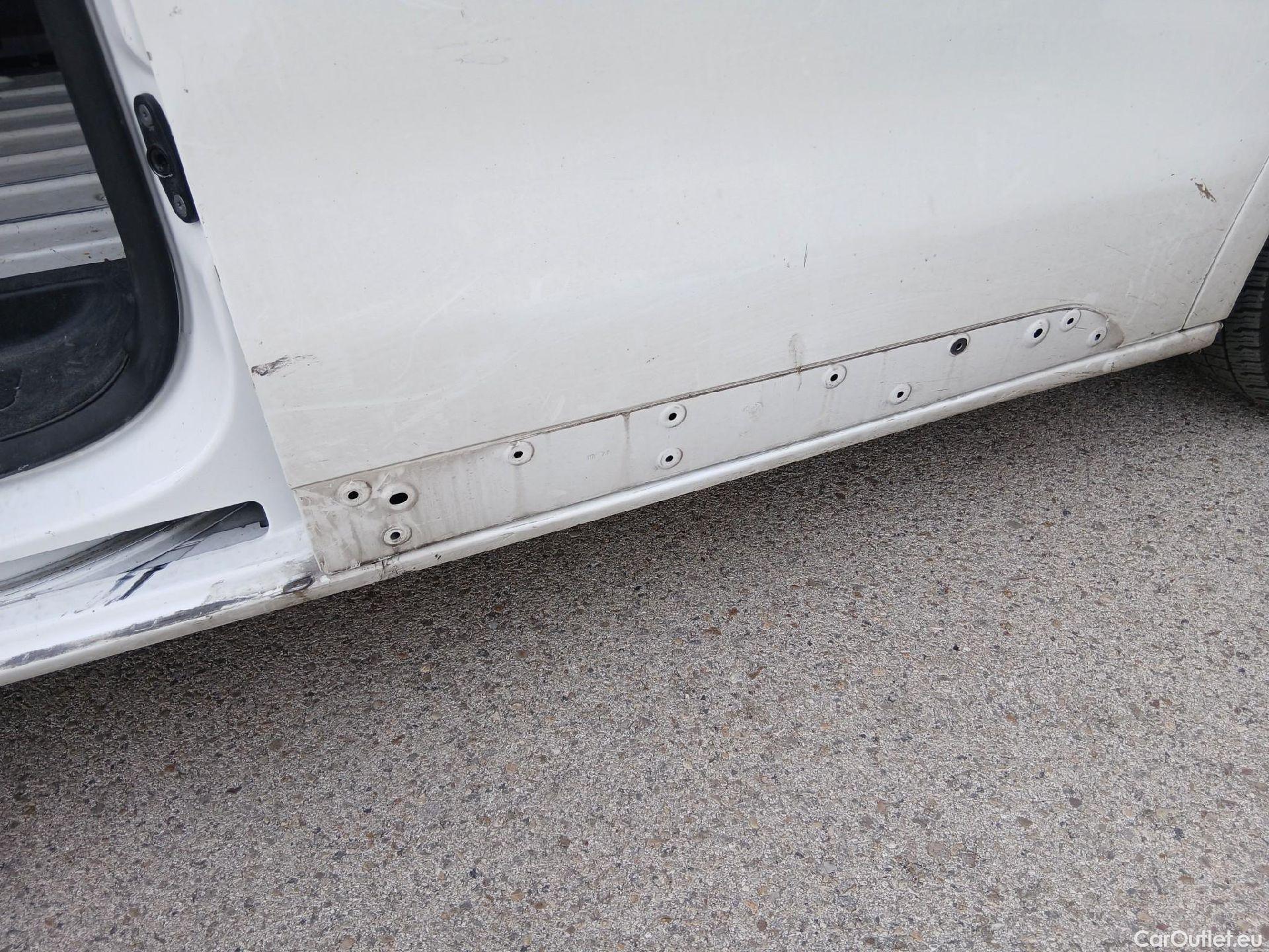  Opel  Vivaro OPEL  / 2019 / 4P / furgón 1.5 Diésel 74kW (100CV) M Std Express #40