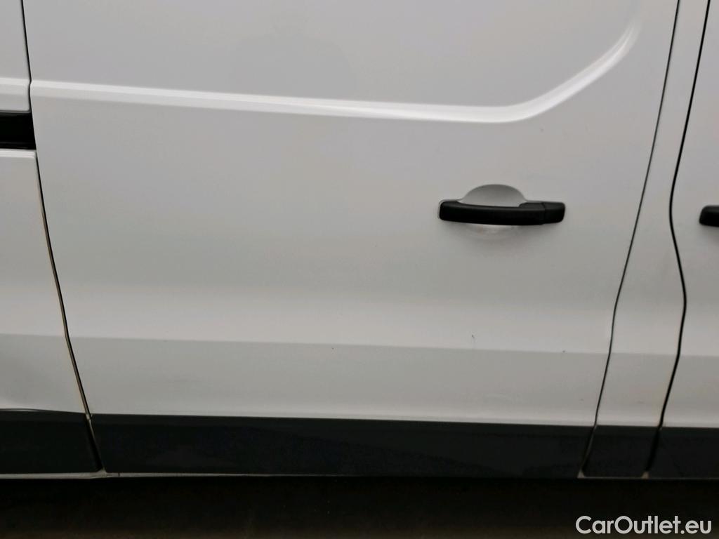  Nissan  NV300 NISSAN  / 2016 / 4P / furgón 2.0dCi 88kW (120CV) L2H1 1,2T Comfort #21