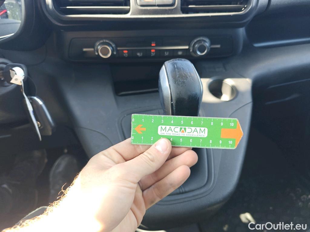  Opel  Combo OPEL  Life / 2018 / 5P / monovolumen compacto 1.5 TD 75kW (100CV) S/S Selective L #44