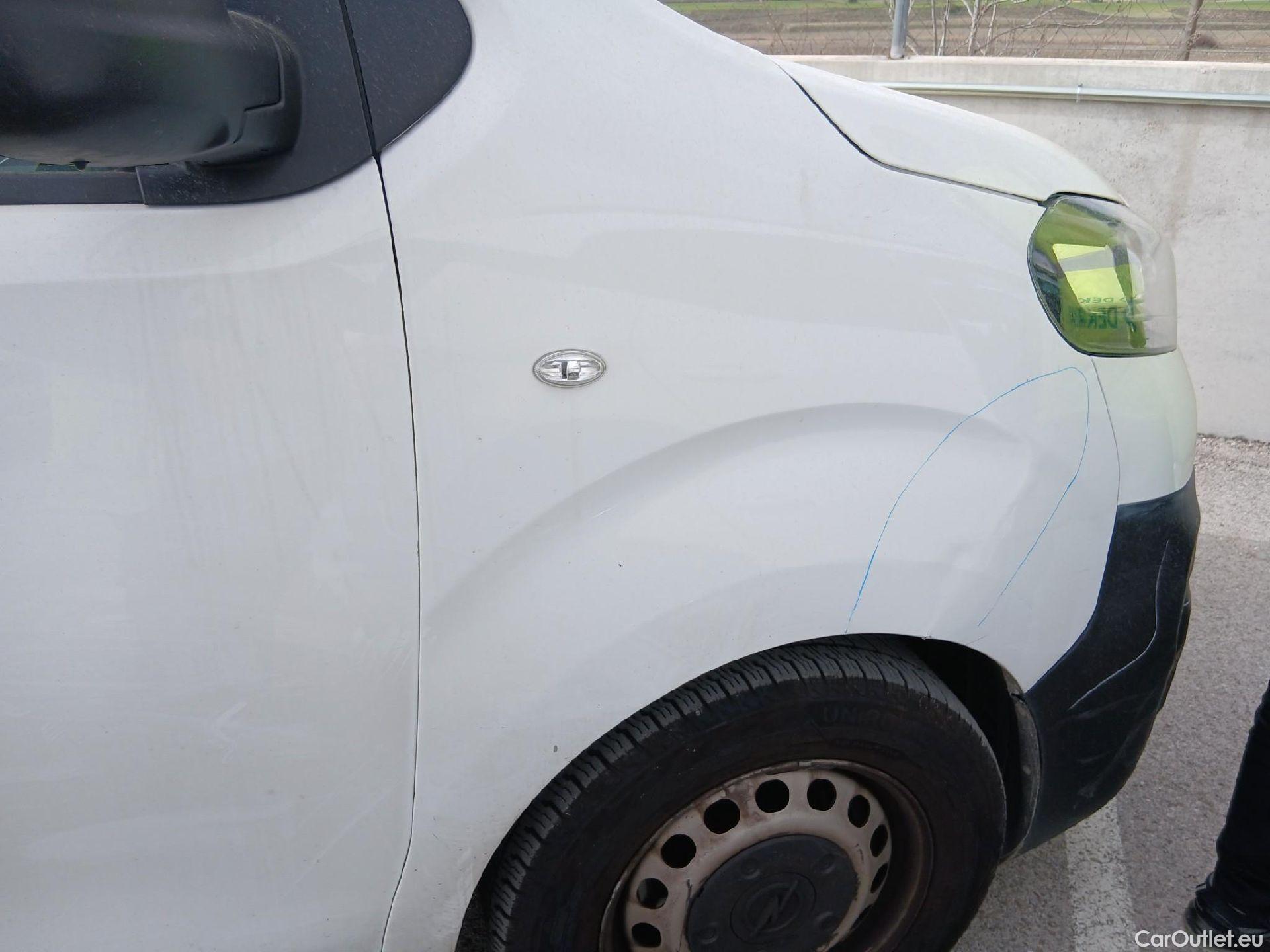  Opel  Vivaro OPEL  / 2019 / 4P / furgón 1.5 Diésel 74kW (100CV) M Std Express #43