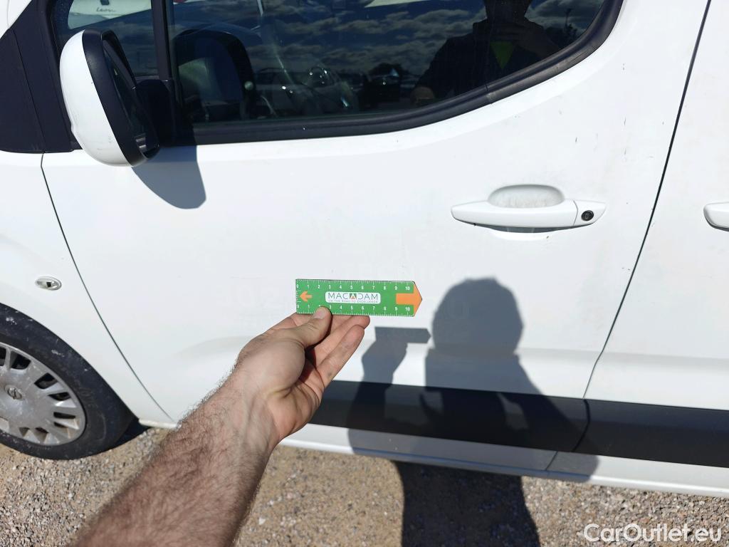  Opel  Combo OPEL  Life / 2018 / 5P / monovolumen compacto 1.5 TD 75kW (100CV) S/S Selective L #17