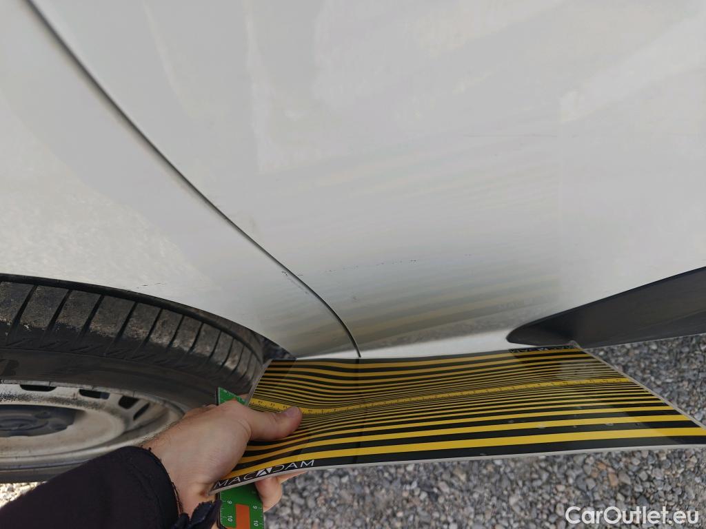  Opel  Combo OPEL  / 2018 / 3P / furgón derivado de turismo 1.5 TD 75kW (100CV) Express L H1 650kg (AC) #8