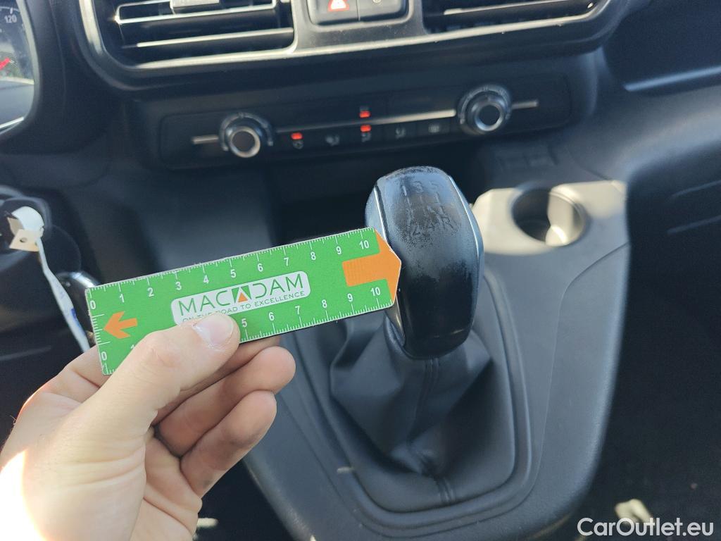  Opel  Combo OPEL  Life / 2018 / 5P / monovolumen compacto 1.5 TD 75kW (100CV) S/S Selective L #45