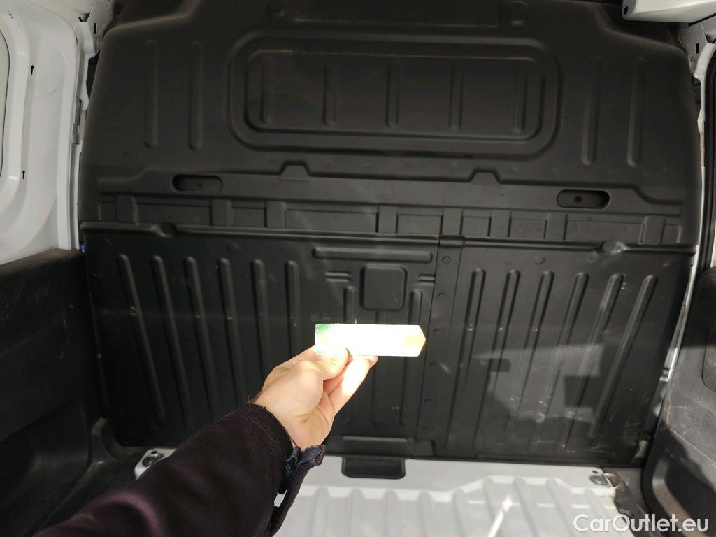  Opel  Combo OPEL  / 2018 / 3P / furgón derivado de turismo 1.5 TD 75kW (100CV) Express L H1 650kg (AC) #53