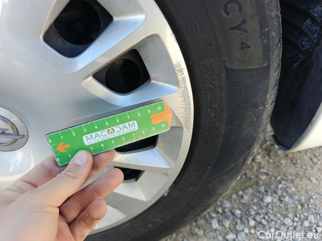  Opel  Combo OPEL  Life / 2018 / 5P / monovolumen compacto 1.5 TD 75kW (100CV) S/S Selective L #52