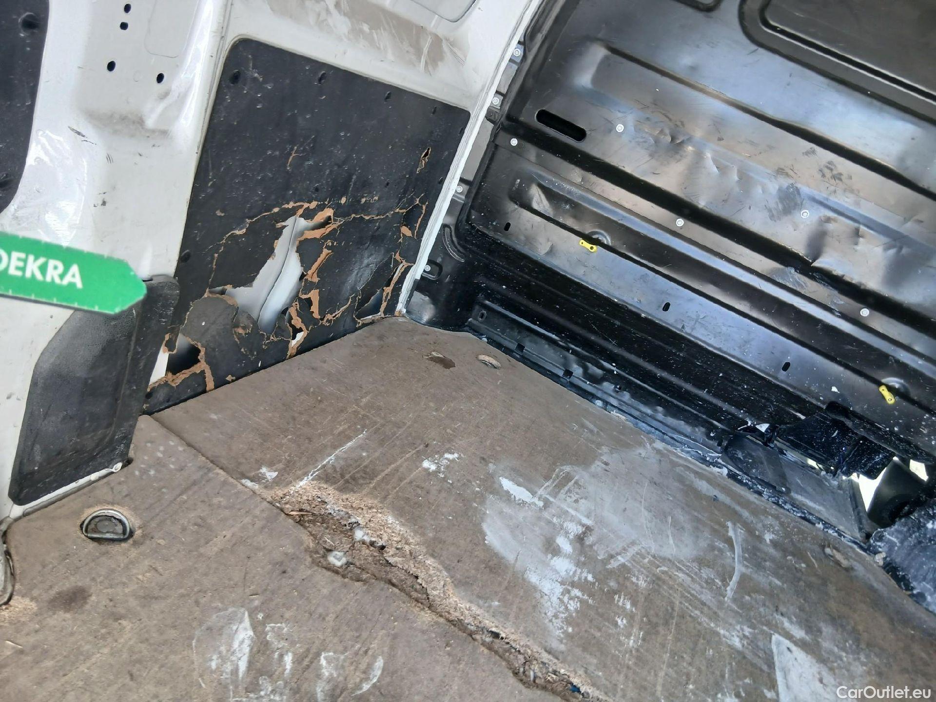  Peugeot  Expert PEUGEOT  / 2016 / 4P / furgón Furgón Pro 2.0 BlueHDi 120 S&S Standard #10