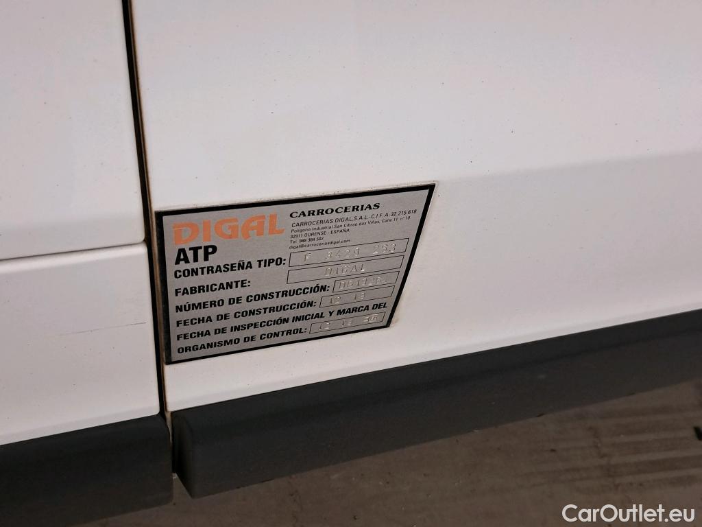  Nissan  NV300 NISSAN  / 2016 / 4P / furgón 2.0dCi 88kW (120CV) L2H1 1,2T Comfort #49