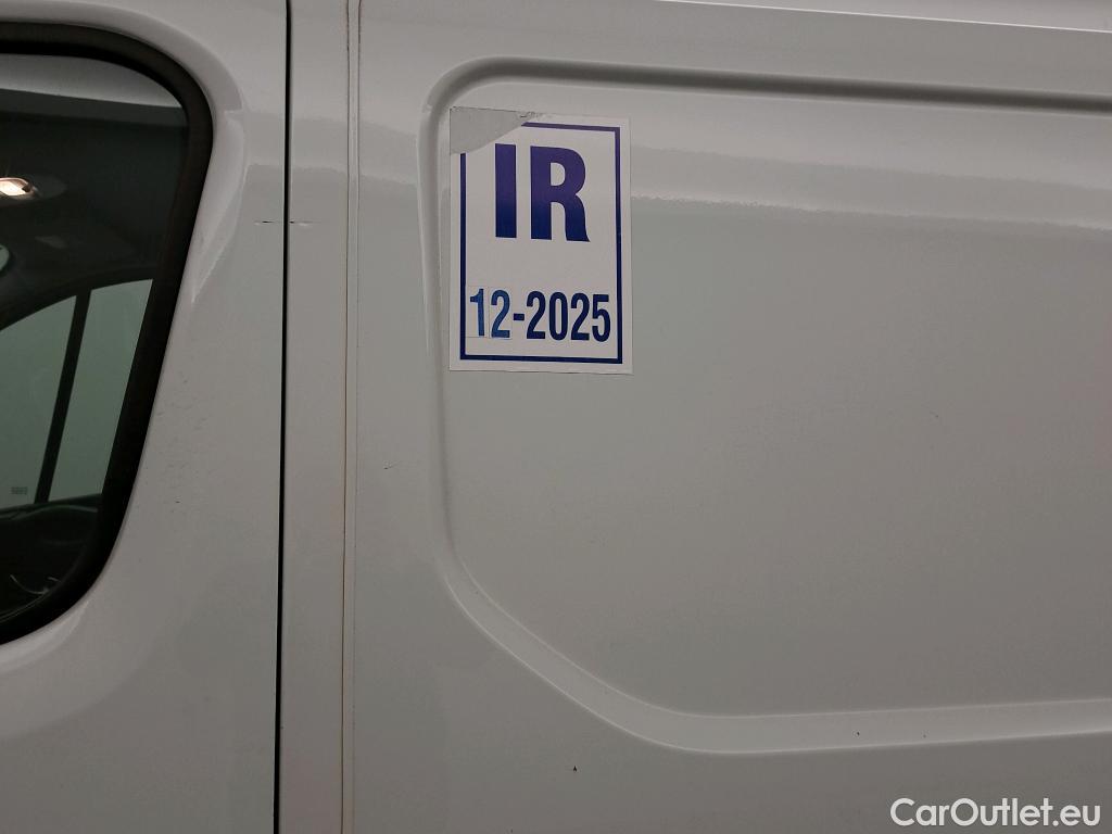  Nissan  NV300 NISSAN  / 2016 / 4P / furgón 2.0dCi 88kW (120CV) L2H1 1,2T Comfort #47