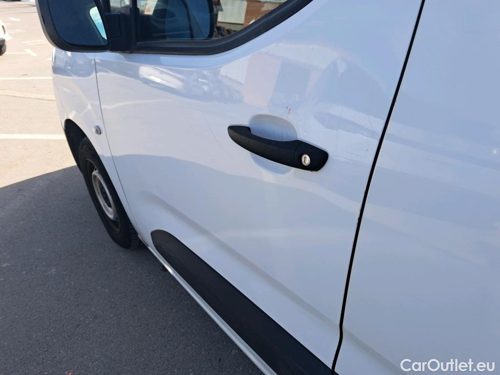  Peugeot  Partner PEUGEOT  / 2018 / 4P / furgón derivado de turismo Premium Standard 600kg BlueHDi 73kW #23