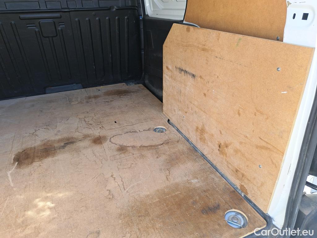  Peugeot  Partner PEUGEOT  / 2018 / 4P / furgón derivado de turismo Premium Standard 600kg BlueHDi 73kW #58