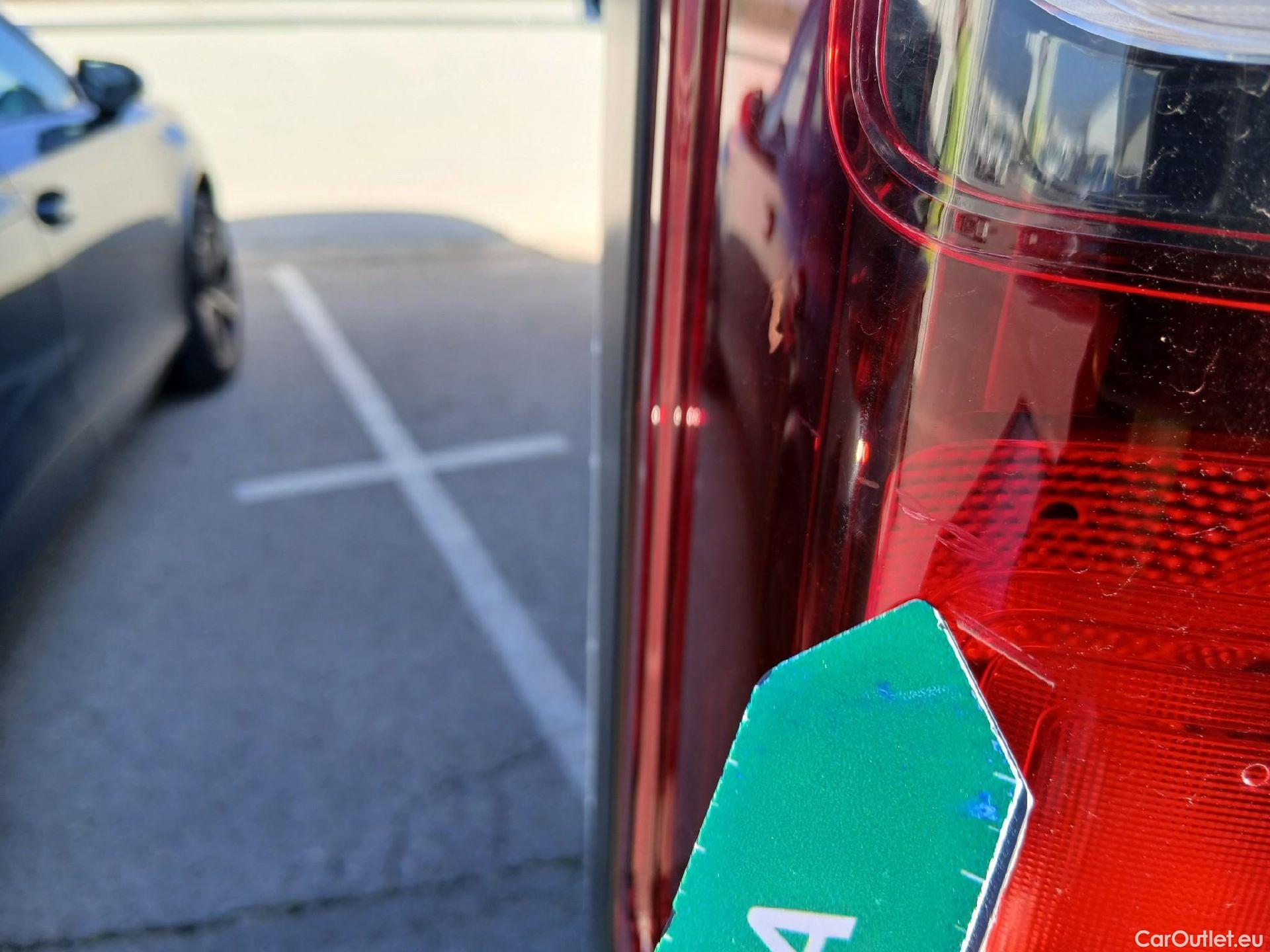  Renault  Trafic RENAULT  / 2019 / 4P / furgón Furgón 27 L1H1 Energy BluedCi 88 kW (AC) #23