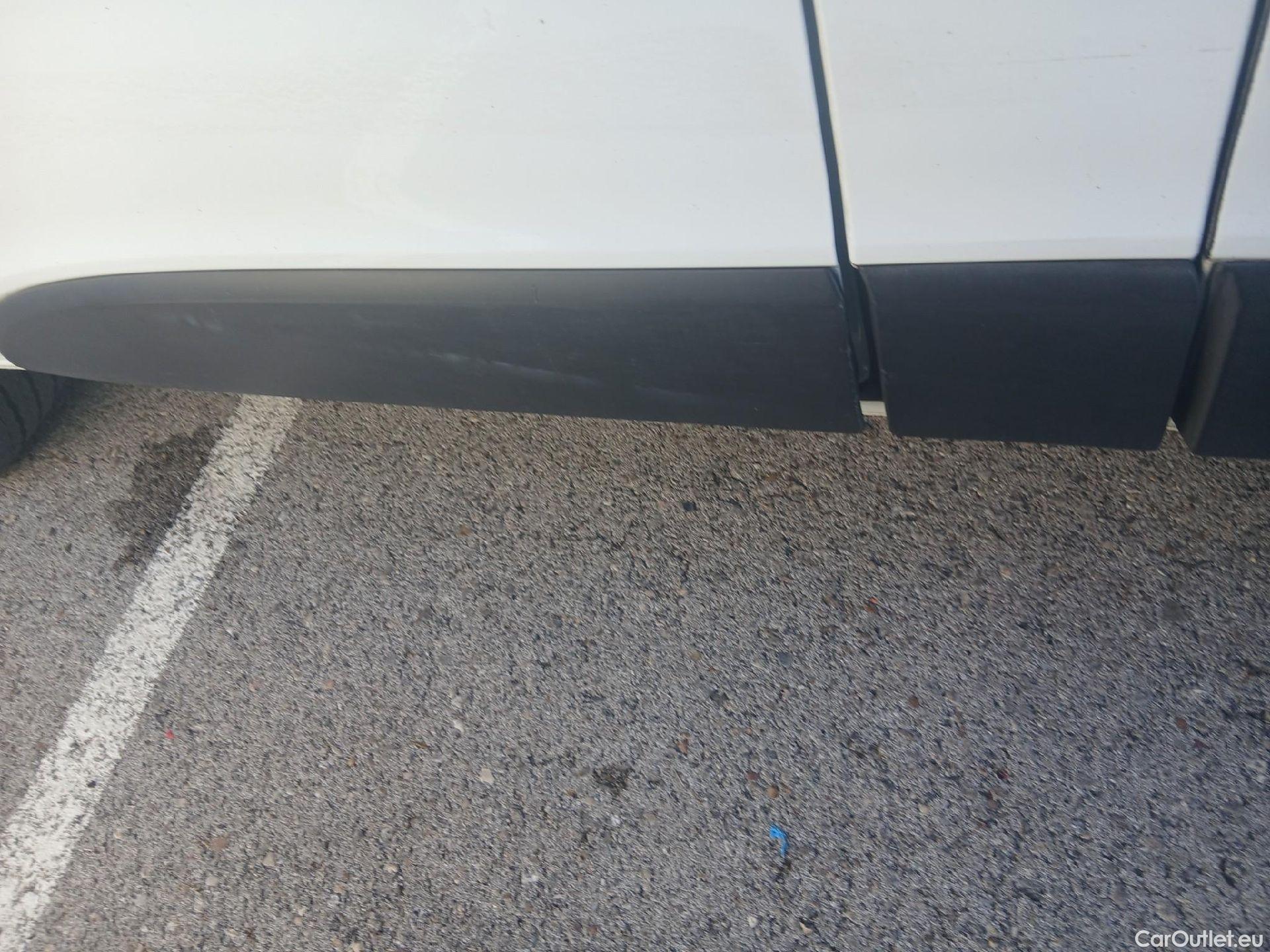  Renault  Trafic RENAULT  / 2021 / 4P / furgón Furgón L1H1 Blue dCi 96 Kw (130 CV) CUA #32