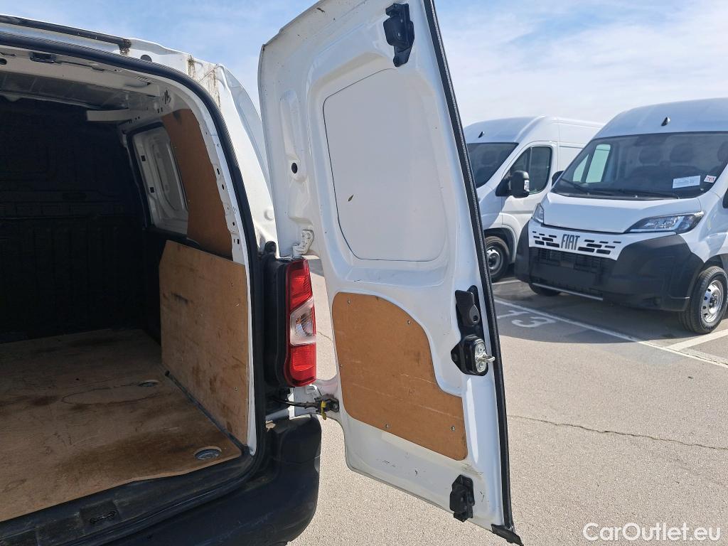  Peugeot  Partner PEUGEOT  / 2018 / 4P / furgón derivado de turismo Premium Standard 600kg BlueHDi 73kW #56