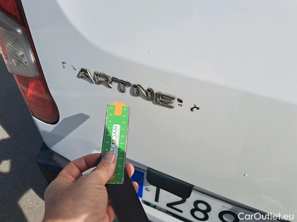  Peugeot  Partner PEUGEOT  / 2018 / 4P / furgón derivado de turismo Premium Standard 600kg BlueHDi 73kW #34