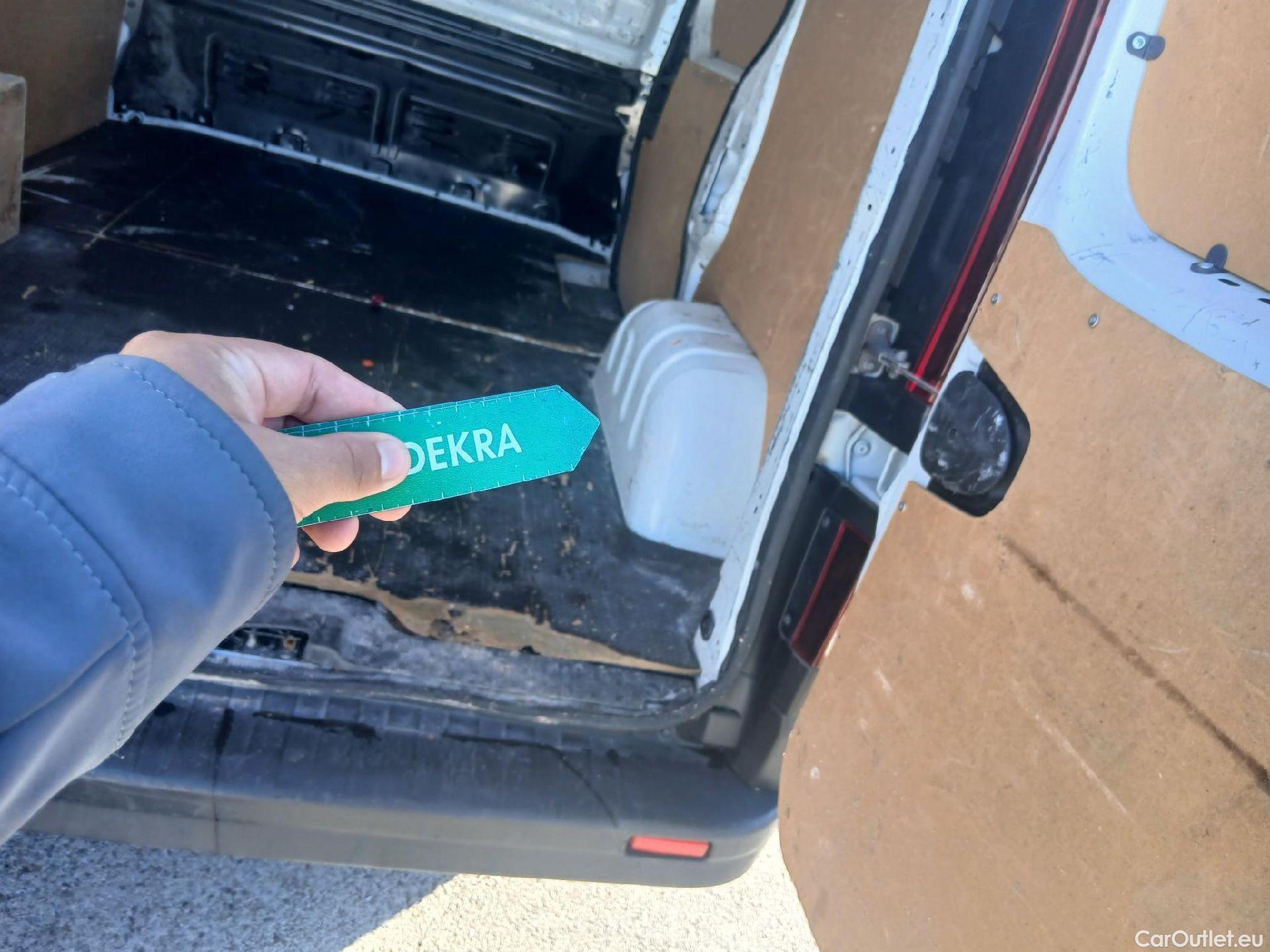  Renault  Trafic RENAULT  / 2021 / 4P / furgón Furgón L1H1 Blue dCi 96 Kw (130 CV) CUA #3