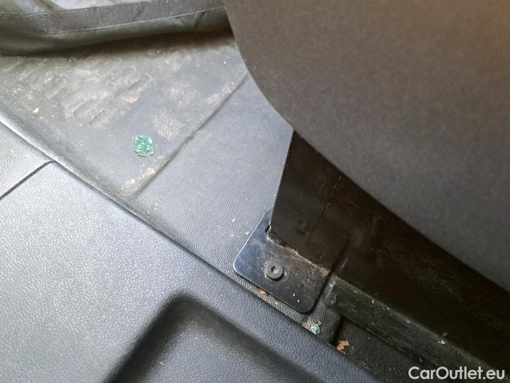  Peugeot  Partner PEUGEOT  / 2018 / 4P / furgón derivado de turismo Premium Standard 600kg BlueHDi 73kW #47