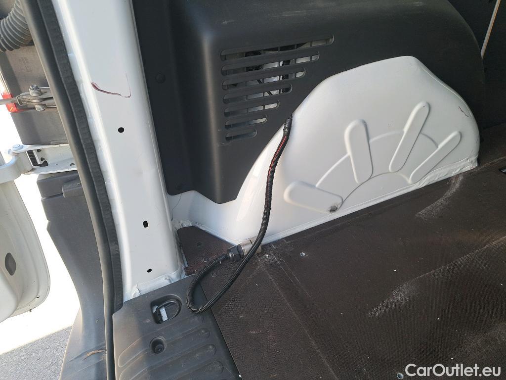  Renault  Kangoo RENAULT  Furgón/2013/3P/furgón derivado de turismo Profesional dCi 55 kW (75 CV) #38