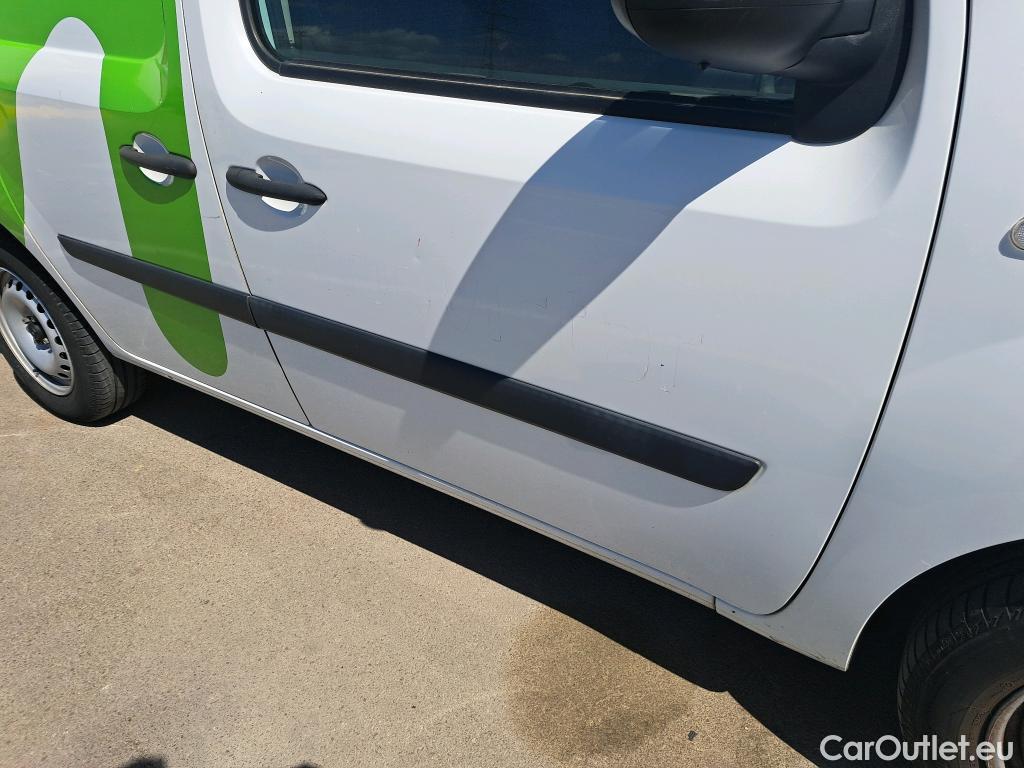  Renault  Kangoo RENAULT  Furgón/2013/3P/furgón derivado de turismo Profesional dCi 55 kW (75 CV) #23