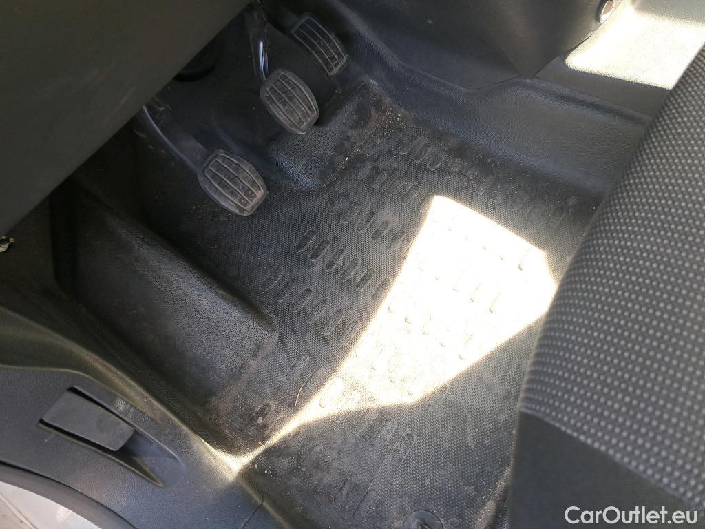  Peugeot  Partner PEUGEOT  / 2018 / 4P / furgón derivado de turismo Premium Standard 600kg BlueHDi 73kW #48