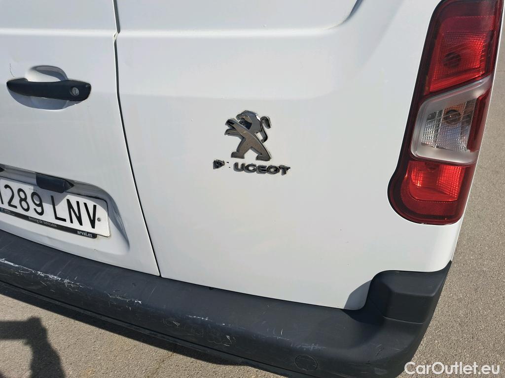  Peugeot  Partner PEUGEOT  / 2018 / 4P / furgón derivado de turismo Premium Standard 600kg BlueHDi 73kW #35