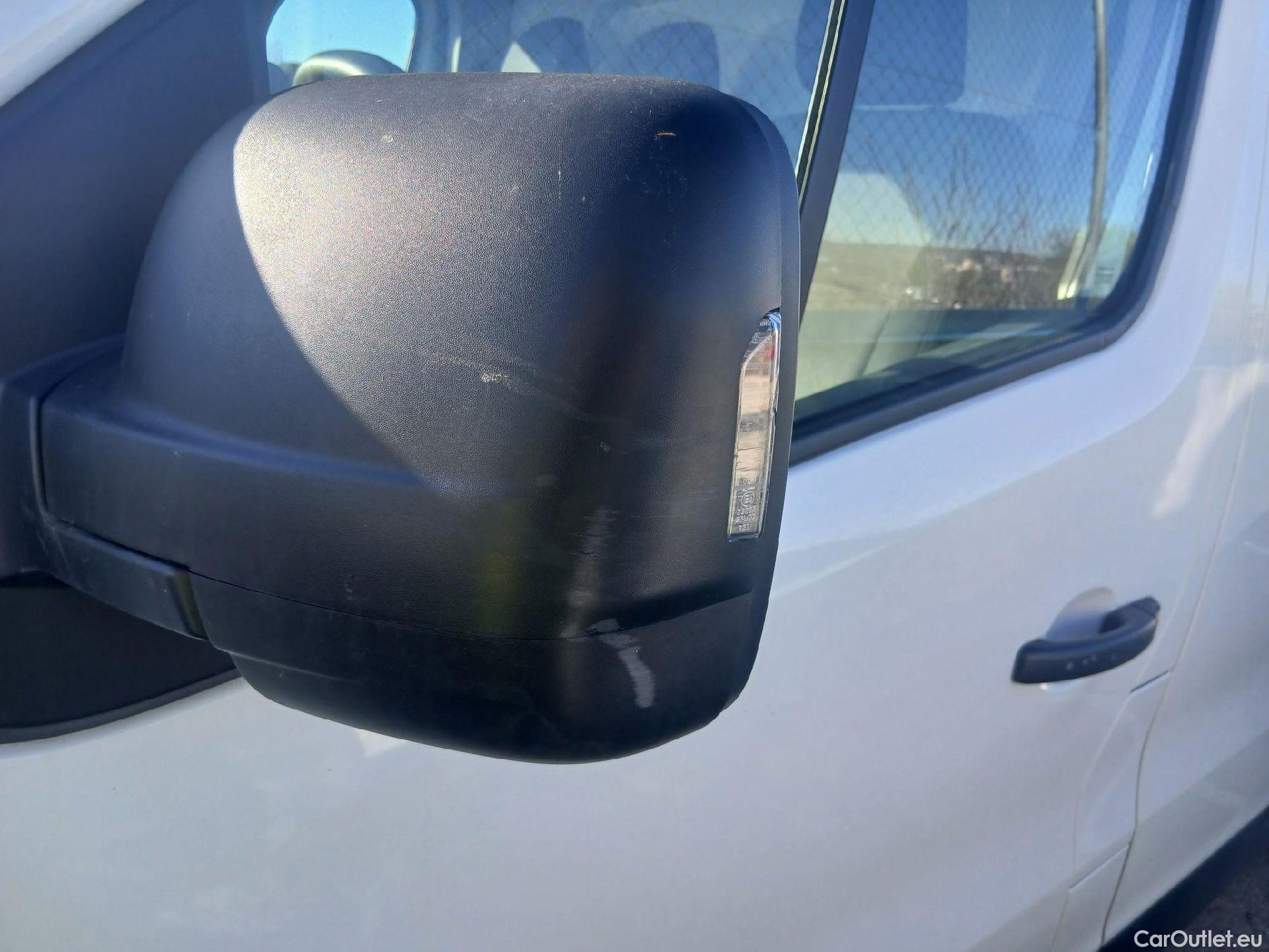  Renault  Trafic RENAULT  / 2021 / 4P / furgón Furgón L1H1 Blue dCi 96 Kw (130 CV) CUA #25