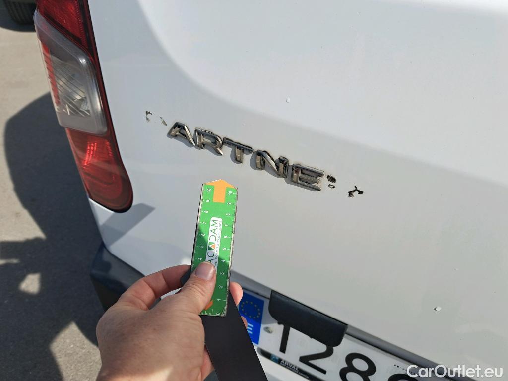  Peugeot  Partner PEUGEOT  / 2018 / 4P / furgón derivado de turismo Premium Standard 600kg BlueHDi 73kW #33